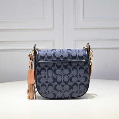 Elegante Saddle Bag in Marineblau