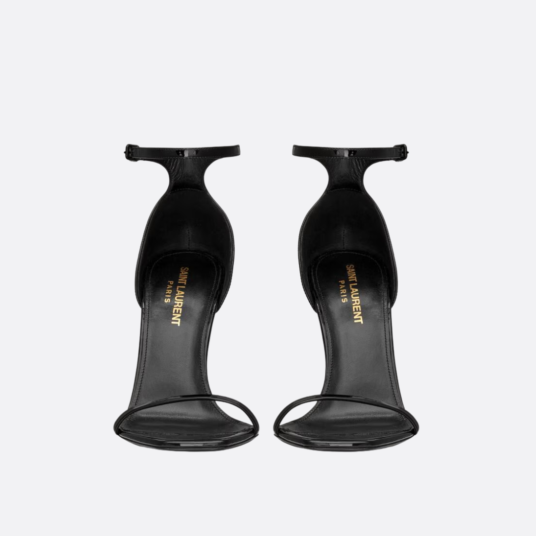 Yves Saint Laurent Set – Handtasche und Sandalen.