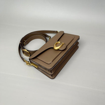 Elegante Leder-Schultertasche in Braun