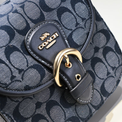 Elegante Saddle Bag in Marineblau