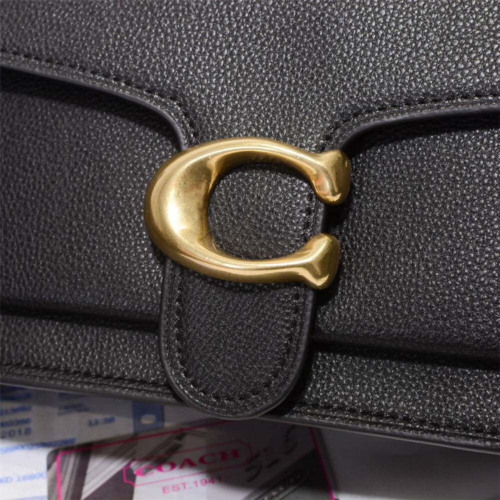 Elegante Leder-Schultertasche mit goldfarbenen Details